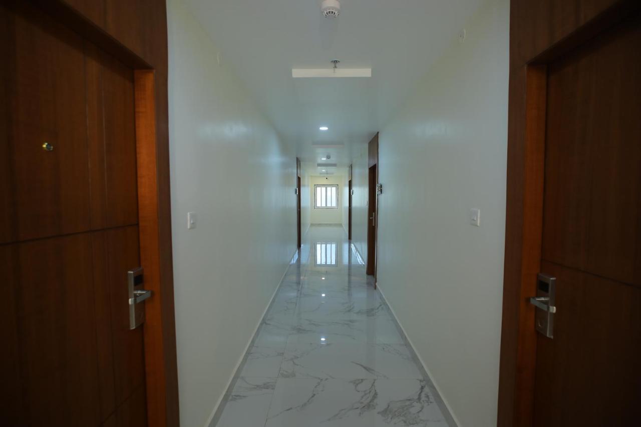 Radha Rani Residency Hotel Khammam Exterior foto