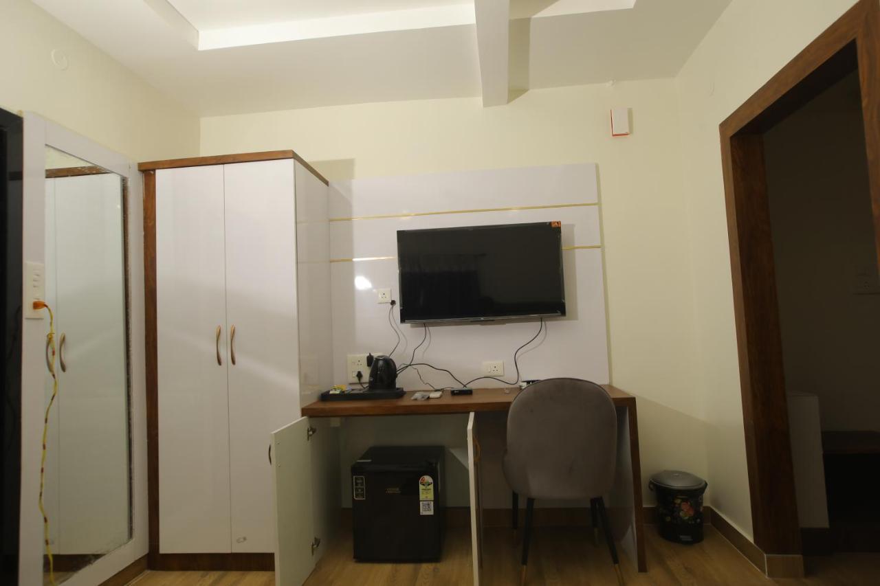 Radha Rani Residency Hotel Khammam Exterior foto