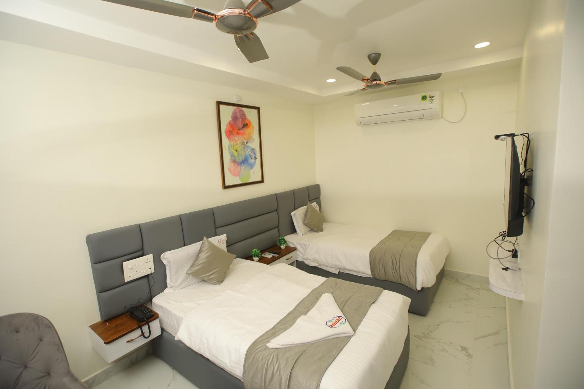 Radha Rani Residency Hotel Khammam Exterior foto